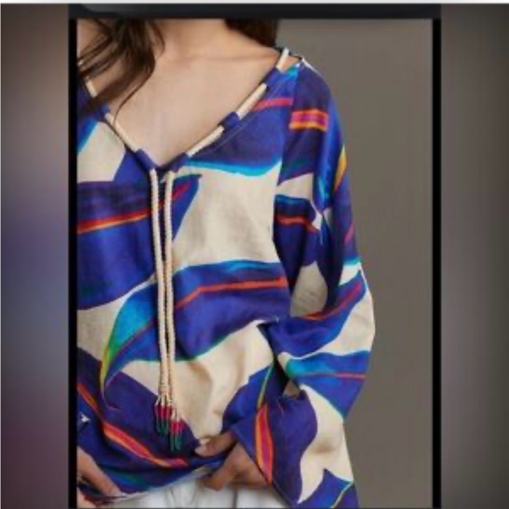 FARM Rio Multicolor V-Neck Top - Picture 2 of 16